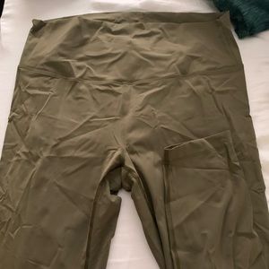 Outdoor Voices x STV green leggings- XL